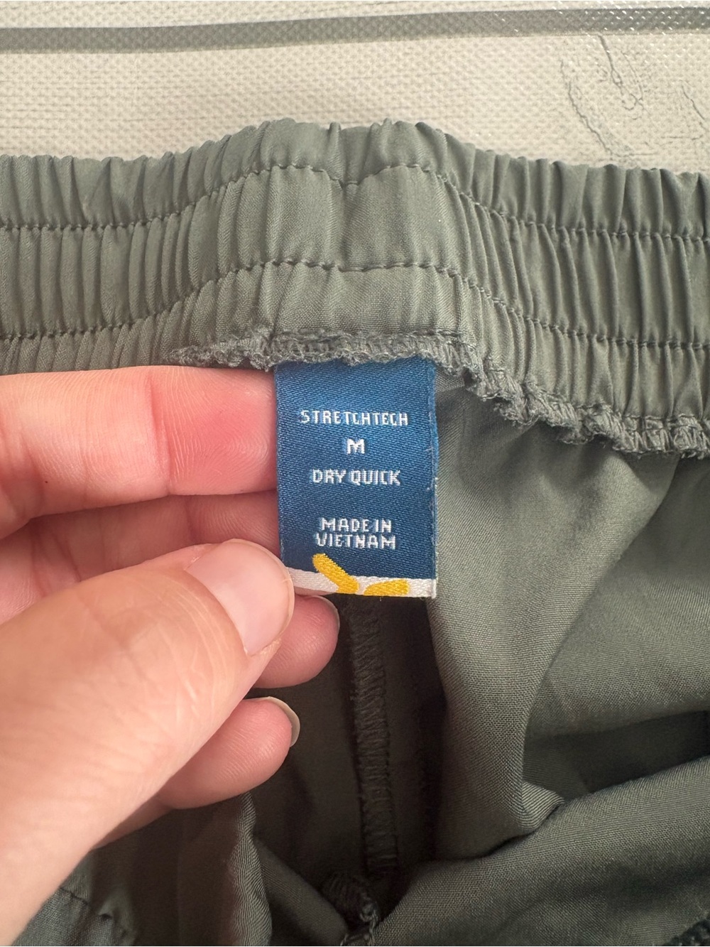 Old Navy Olive Green Smart tech Jogger Pants - Picture 2 of 3